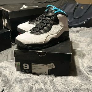 Men’s Jordan basketball retro shoes